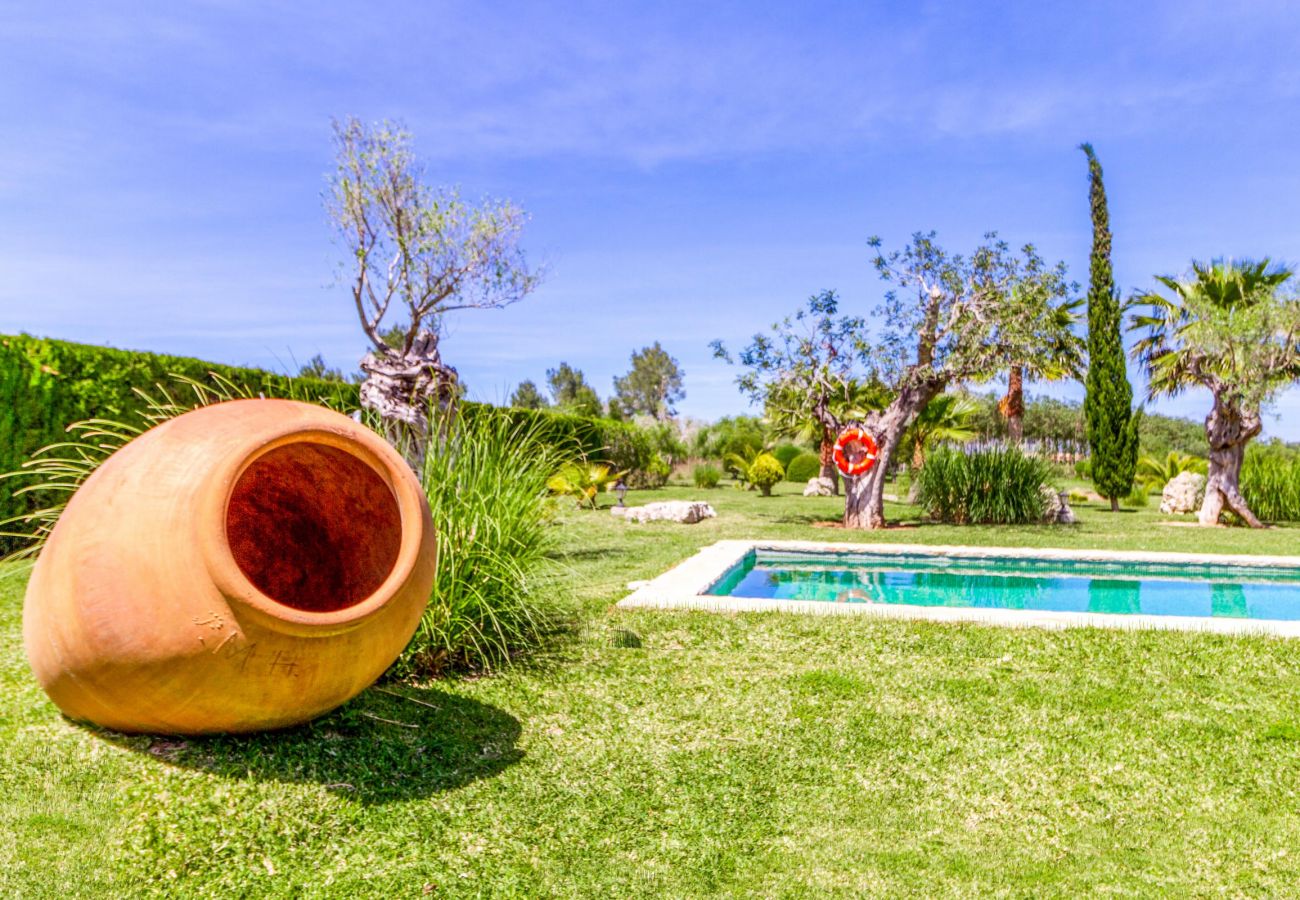 Villa en Alcúdia - SEGUE. Bonita casa de campo con piscina