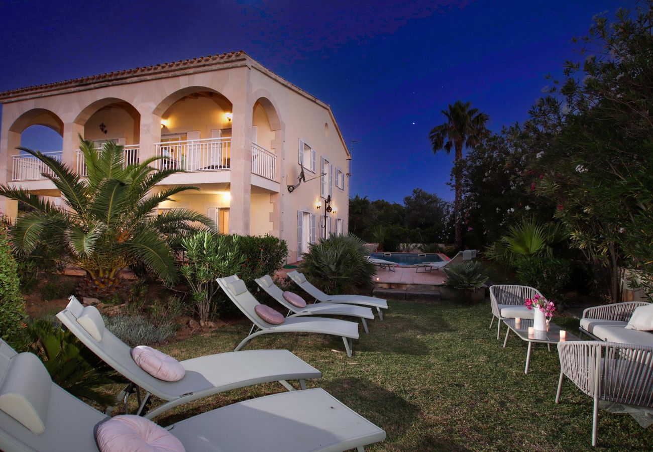 Villa en Alcúdia - AMOROS. Bonita villa con vistas al mar