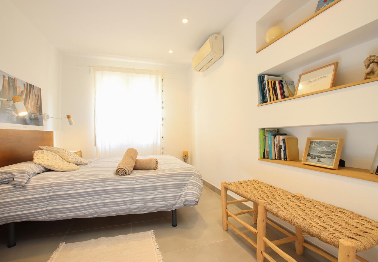 Apartamento en Cala Sant Vicenç - NURIA. Bonito apartamento con vistas para dos personas 