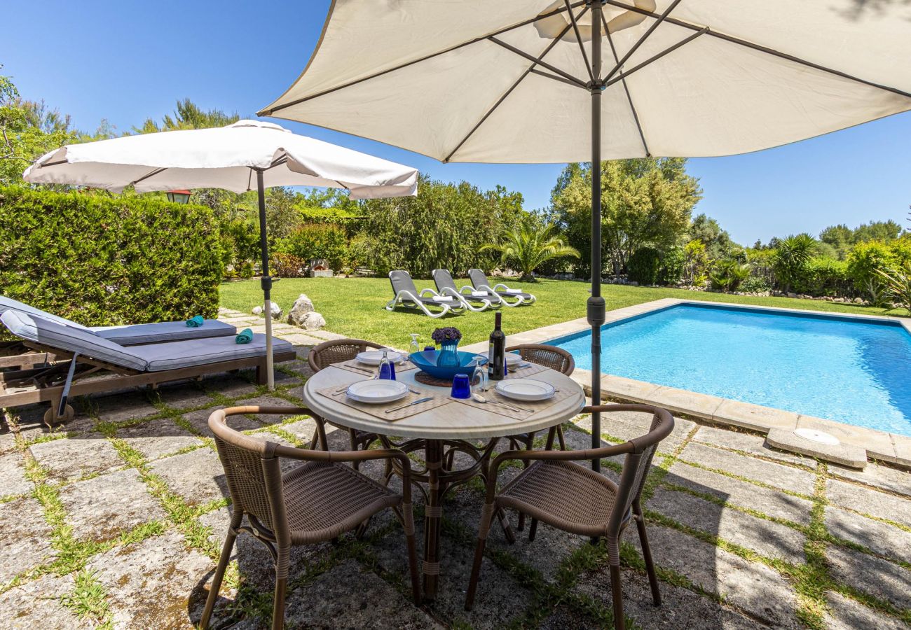 Villa in Pollensa - MARINA NOVA. A garden and pool that will delight young and old