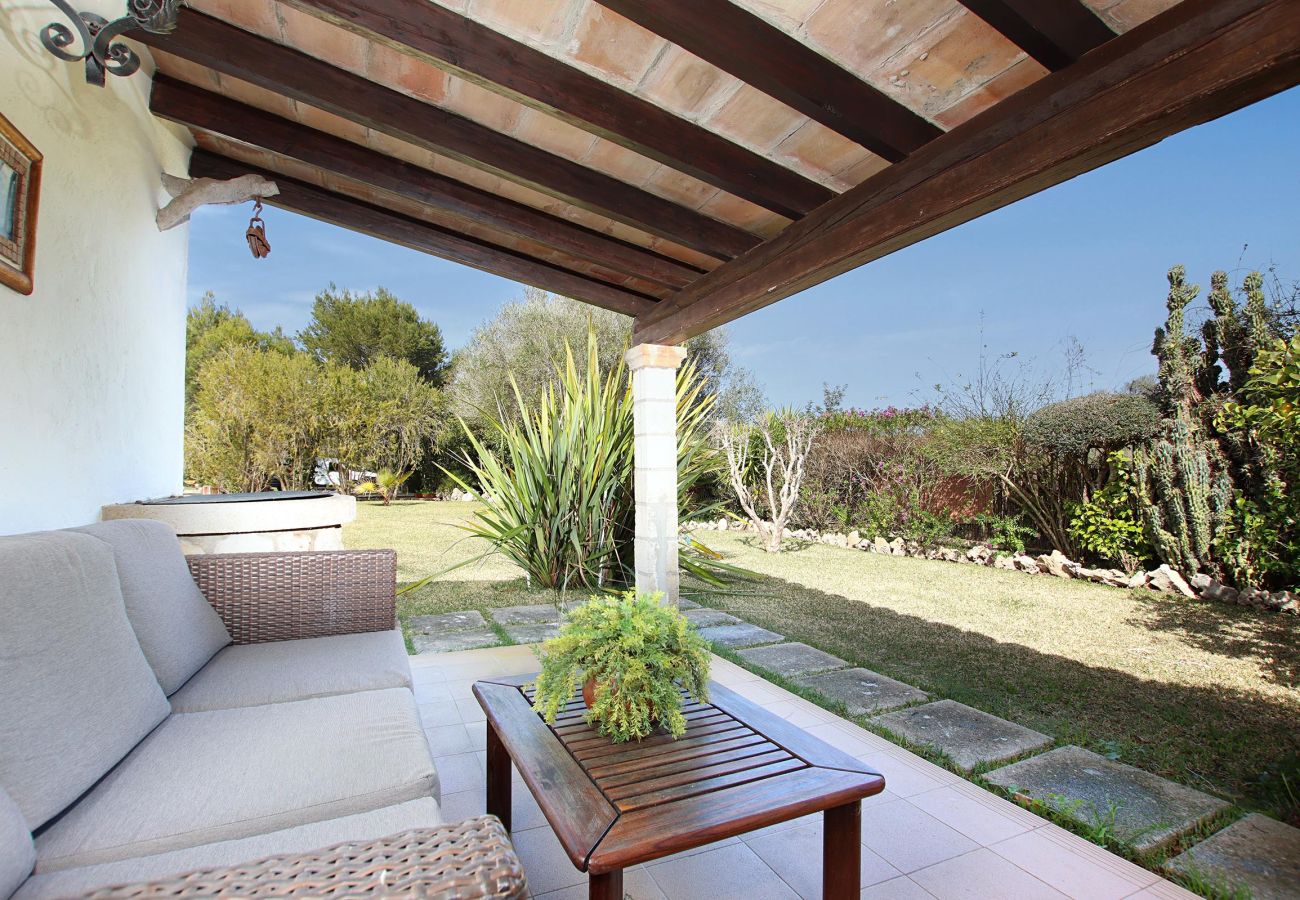 Villa in Pollensa - MARINA NOVA. A garden and pool that will delight young and old