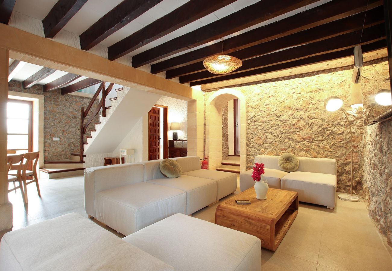 Villa in Pollensa - ALORDES. Tradition and views next to Pollensa