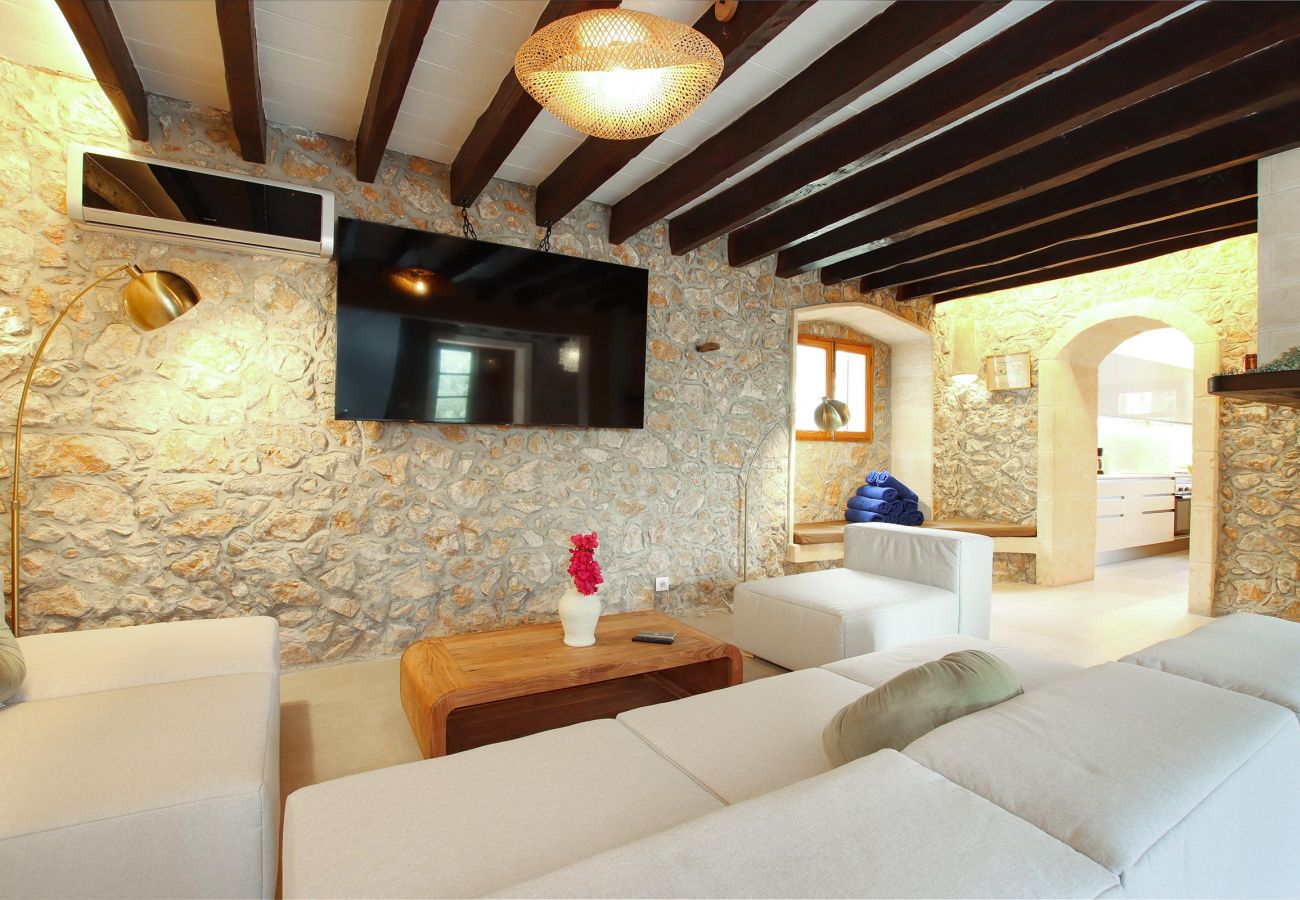 Villa in Pollensa - ALORDES. Tradition and views next to Pollensa