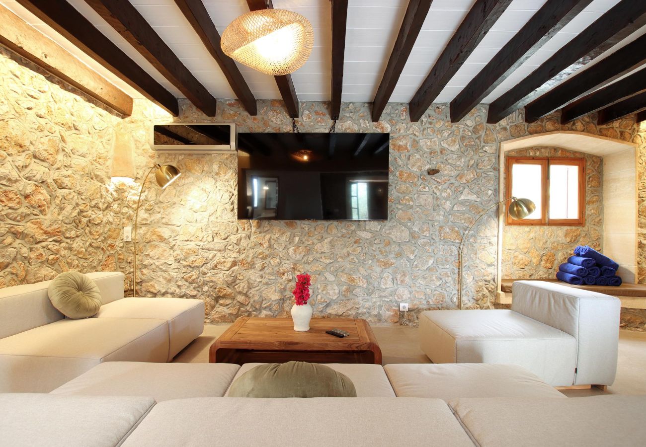 Villa in Pollensa - ALORDES. Tradition and views next to Pollensa