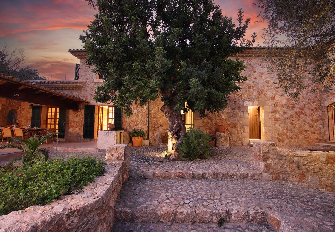 Villa in Pollensa - BENNASSAR. Tradition and taste hand in hand