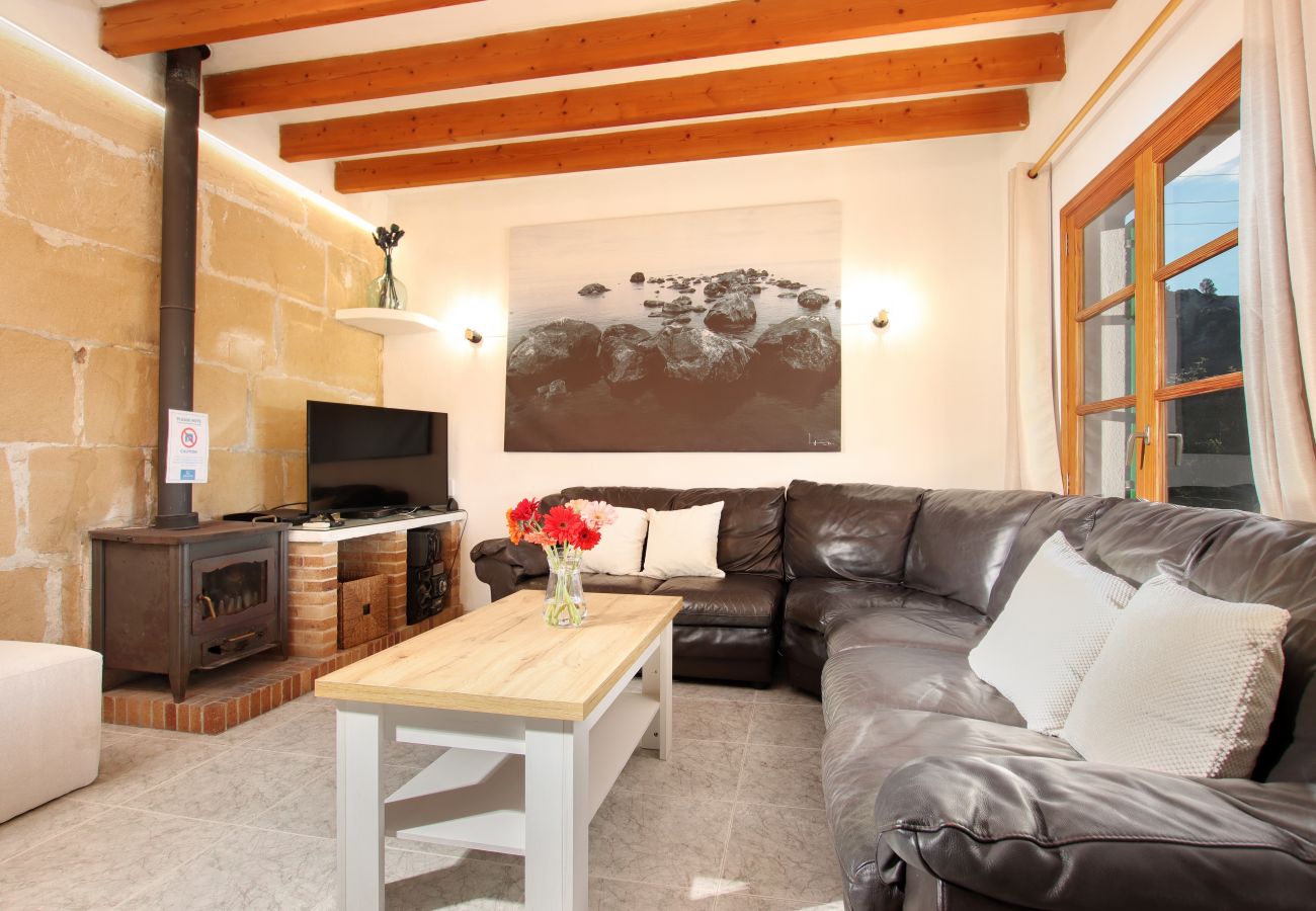 Villa in Pollensa - LLORENS (IVANA).  5 bedroom villa to enjoy with family and friends