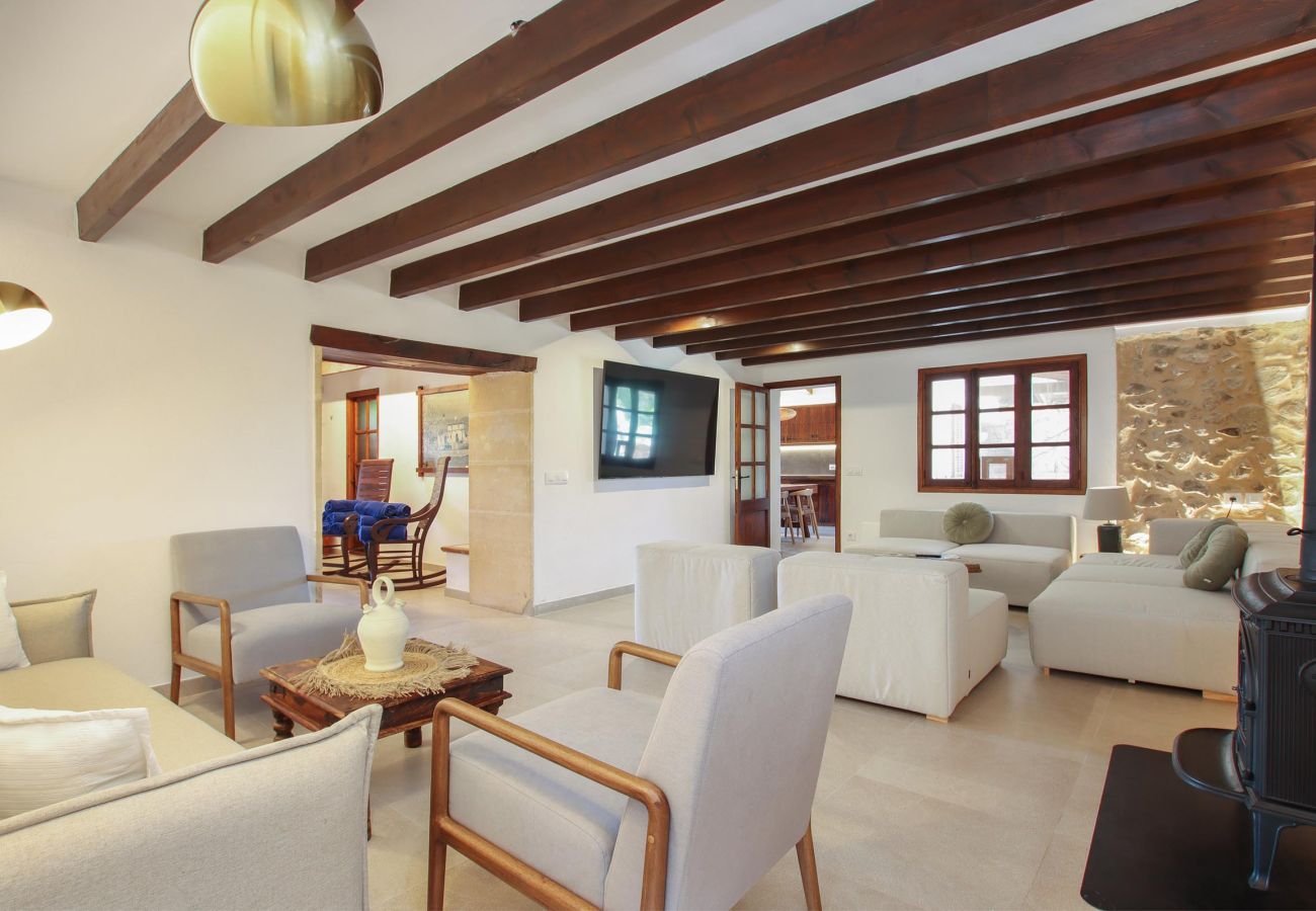 Villa in Alcudia - SOU.   6-Bedroom Mallorca Oasis. Superb in every way