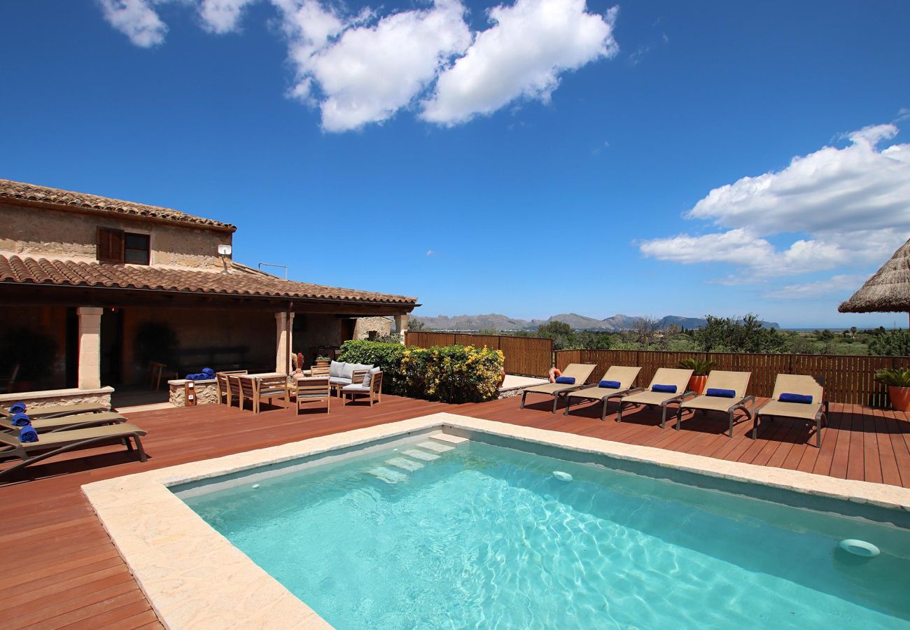 Villa in Alcudia - SOU.   6-Bedroom Mallorca Oasis. Superb in every way