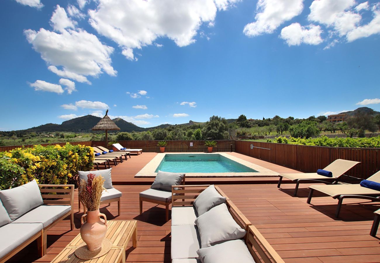 Villa in Alcudia - SOU.   6-Bedroom Mallorca Oasis. Superb in every way