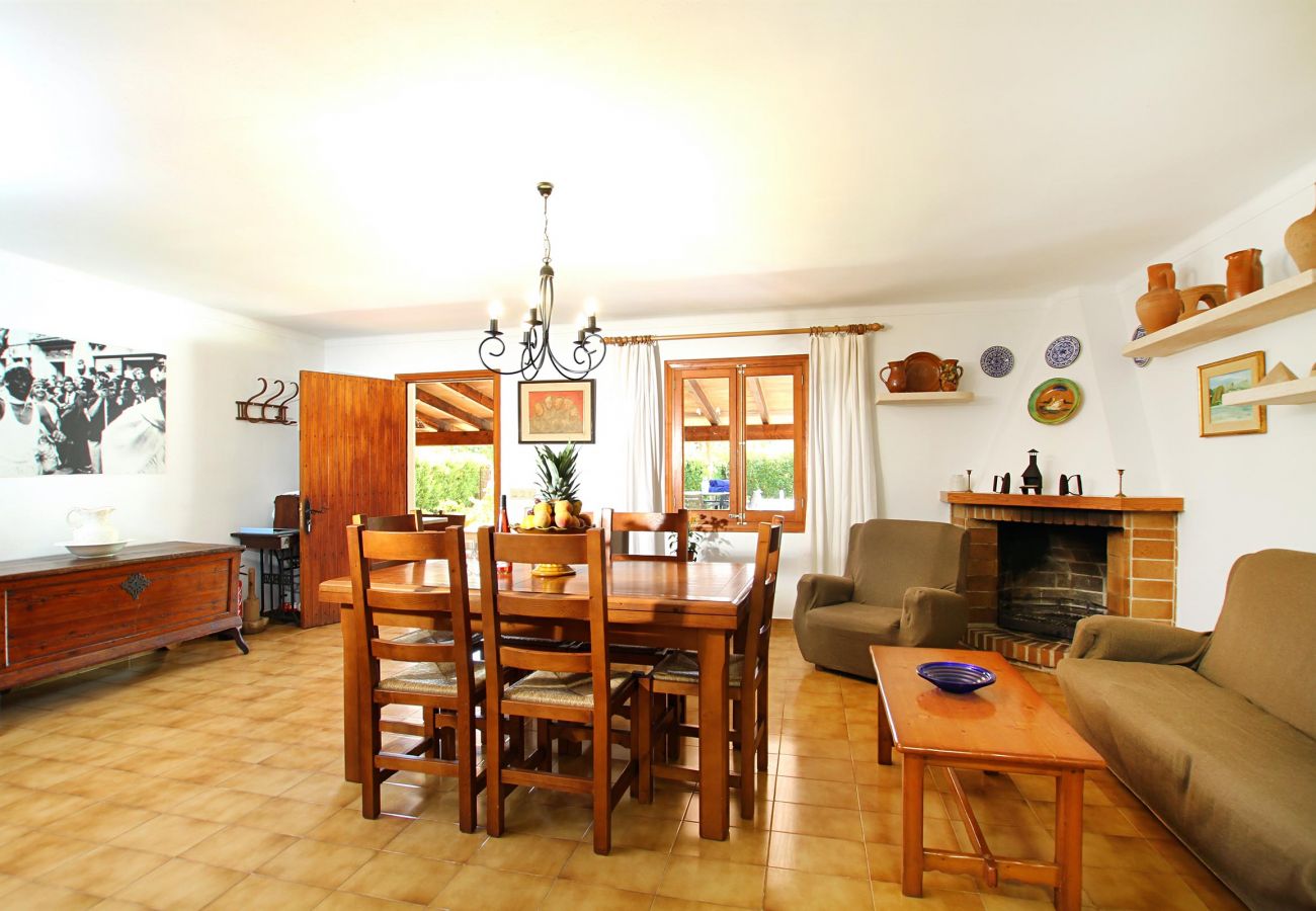 Villa in Pollensa - PAPARRI. Lovely 3 bedroom villa close to Pollensa