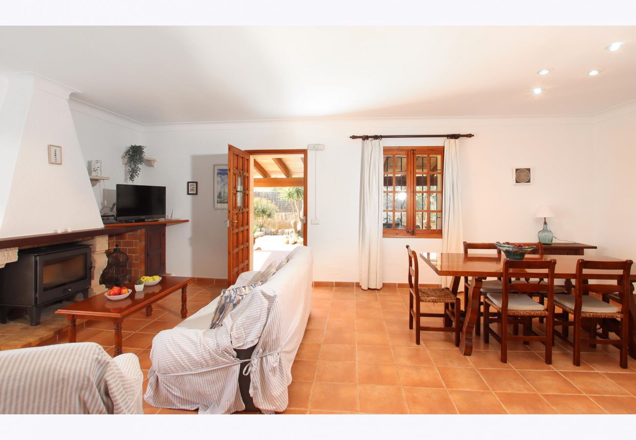 Villa in Pollensa - TOLO. Charming 2 bedroom villa