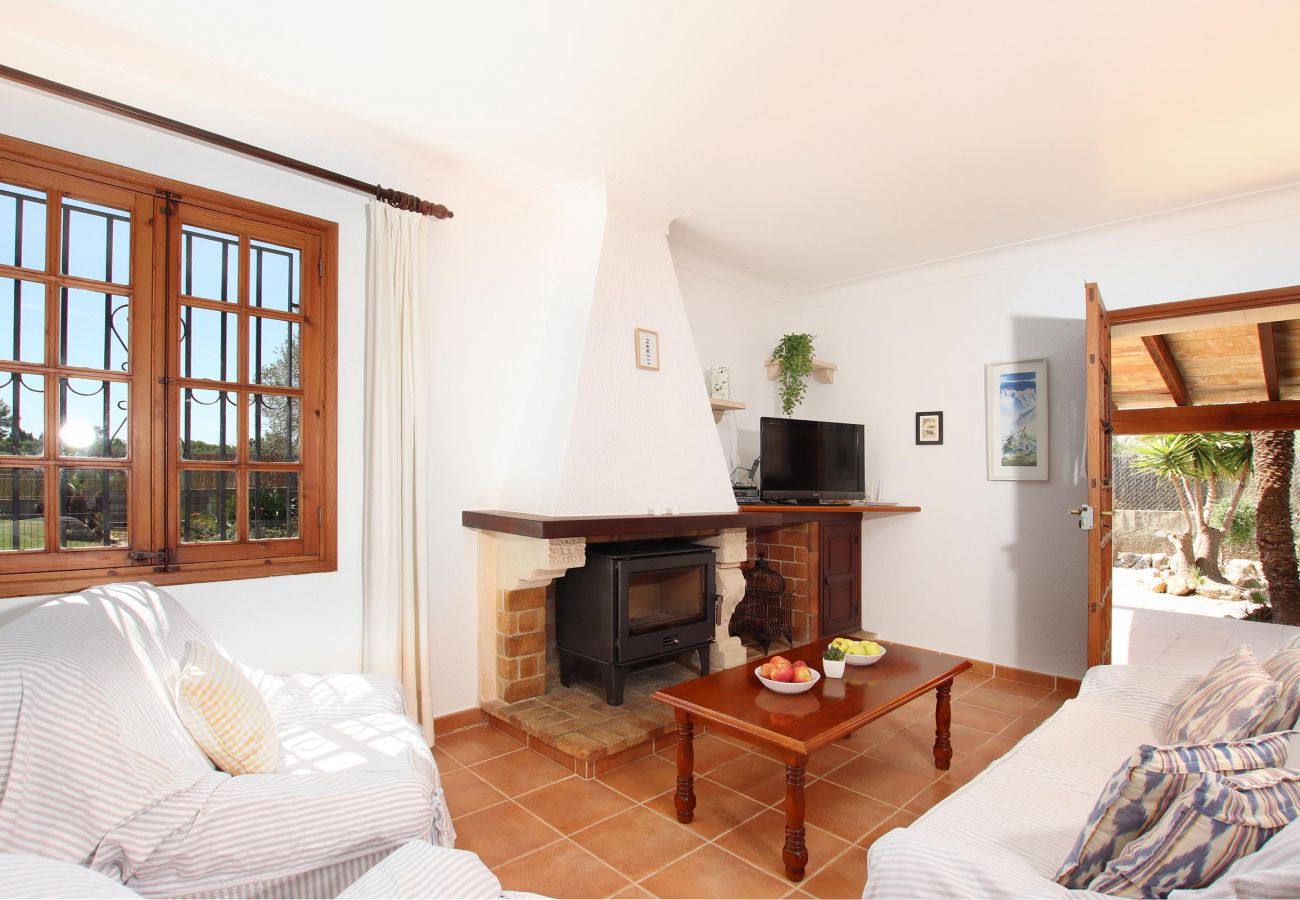 Villa in Pollensa - TOLO. Charming 2 bedroom villa